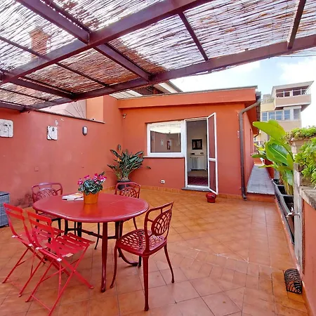 Prati Charming Attic דירה רומא